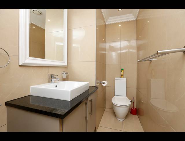 2 BEDROOM APARTMENT FOR SALE IN POINT WATERFRONT